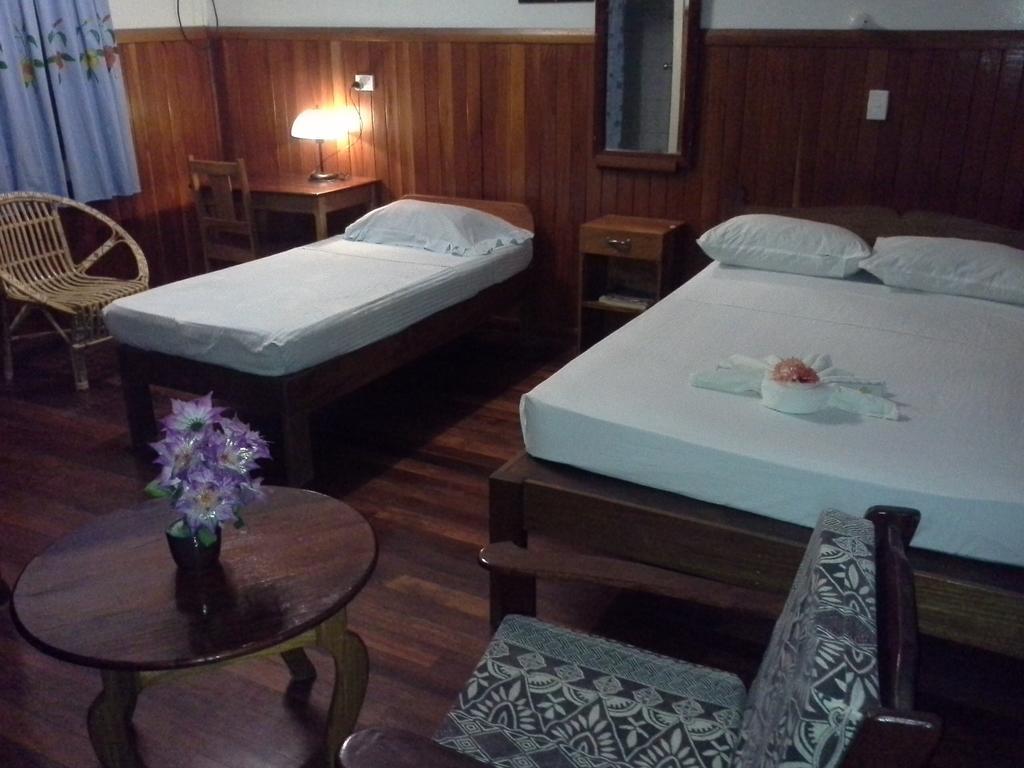 Rekona Lodge ギゾ エクステリア 写真