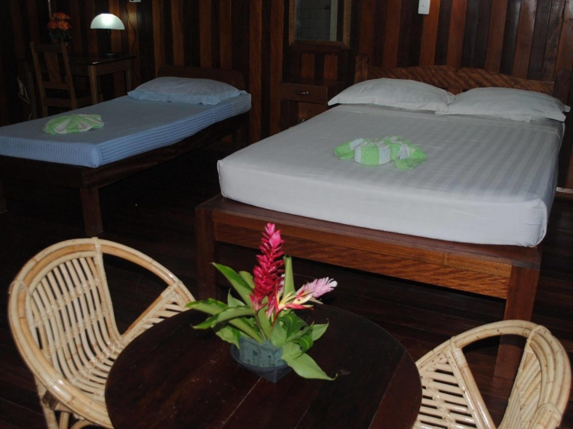 Rekona Lodge ギゾ エクステリア 写真